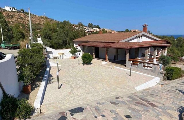 Villa L