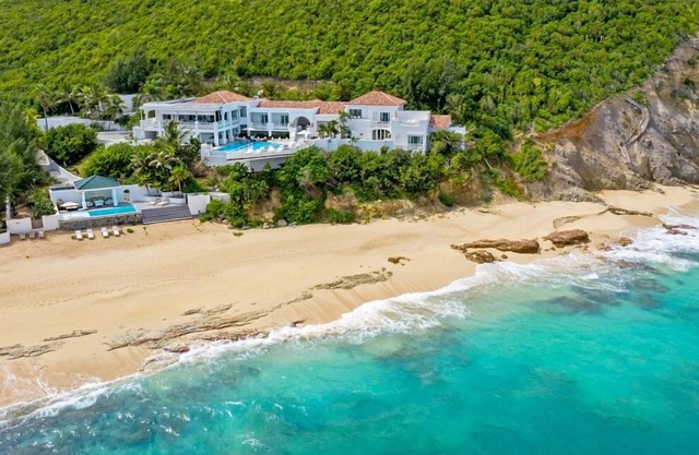VILLA L'OASIS LOW SEASON 2022 SPECIAL | Beach Front - Located in Stunning Terres Basses with Private Pool