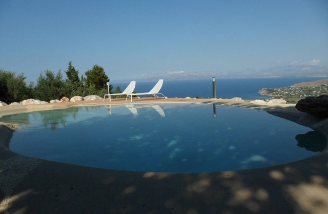 Villa "La Bellevue", Bio-Naturpool und fantastischer Meerblick!