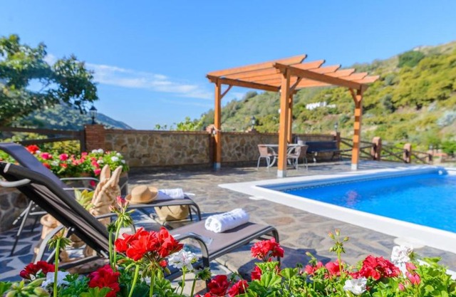 Villa La Cola Nerja by Ruralidays