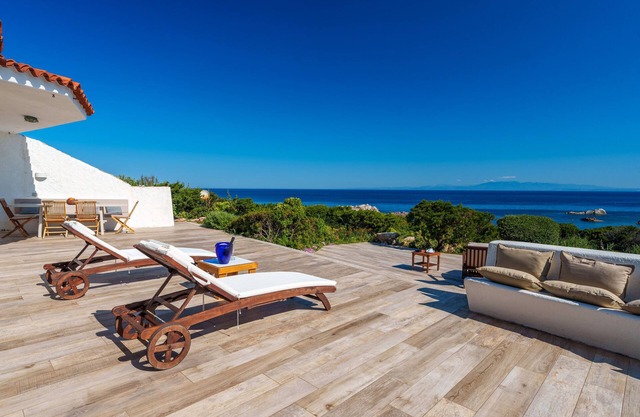 Villa 'La Contredda Portobello' mit Meerblick, Wi-Fi und Klimaanlage