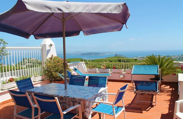 Villa La Favola Suite Ischia Terrasse mit Blick
