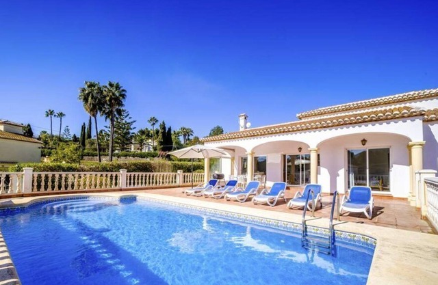 Villa La Gavina - Three Bedroom Villa, Sleeps 6