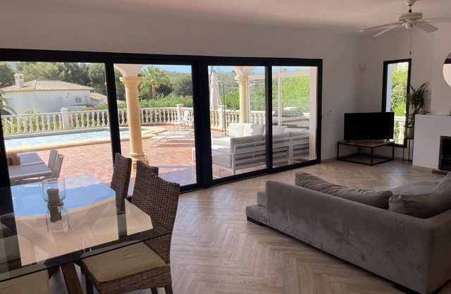 Villa 'La Gavina' mit Bergblick, WLAN und Klimaanlage