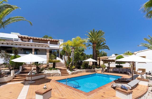 Villa La Joya with sea views