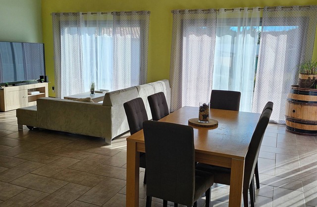 Villa 'La Maison De Titou' mit privater Terrasse, privatem Garten und Wi-Fi
