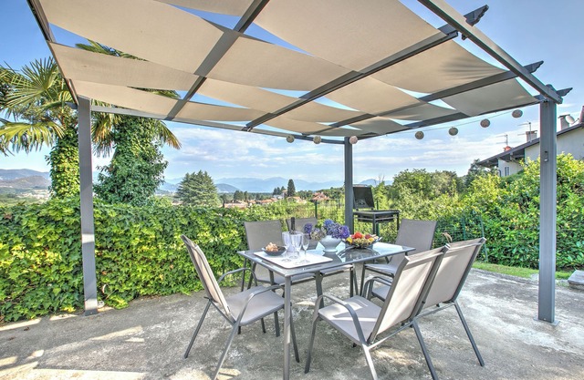 Villa La Rocca, Taino, Italy