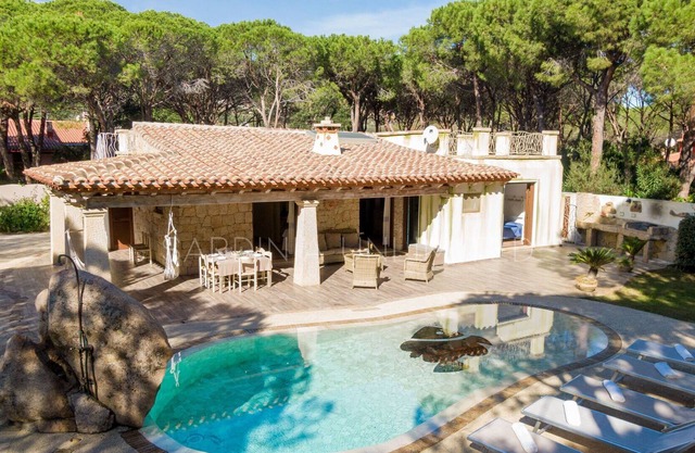 Villa Lara d'Oriente: villa with pool in Budoni.