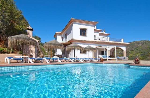 Villa Las Palomeras,Costa Del Sol, 12 Pers, WIFI,BBQ, A/C,Petfriendly