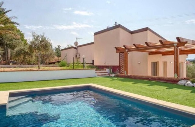 Villa Laura with pool.