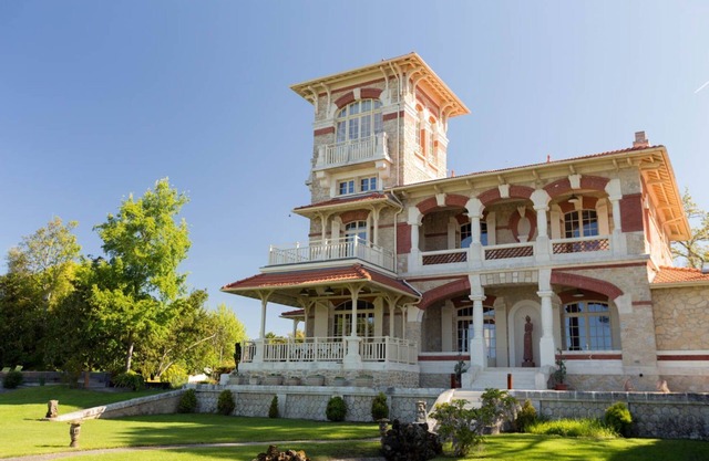 Villa Le Bassin - Acht Schlafzimmer Villa, Schläft 15