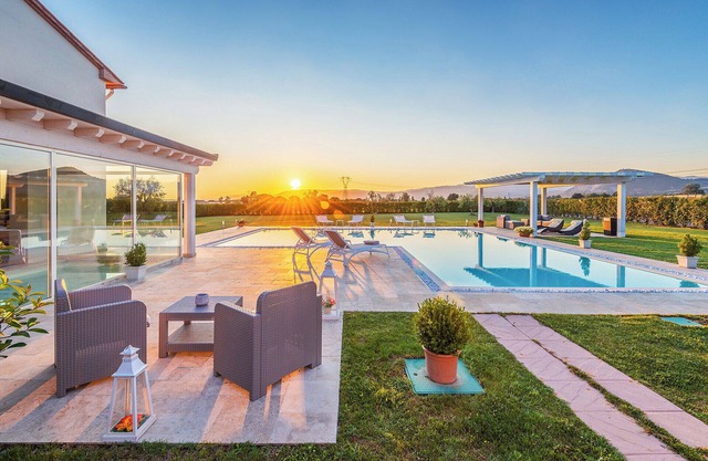 Villa Le Terme mit Pool, Whirlpool, Garten, Terrasse, BBQ, Klimaanlage und WLAN