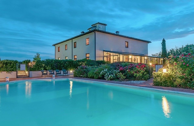 VILLA LEOPOLDINA - Neun Schlafzimmer Villa, Schläft 18