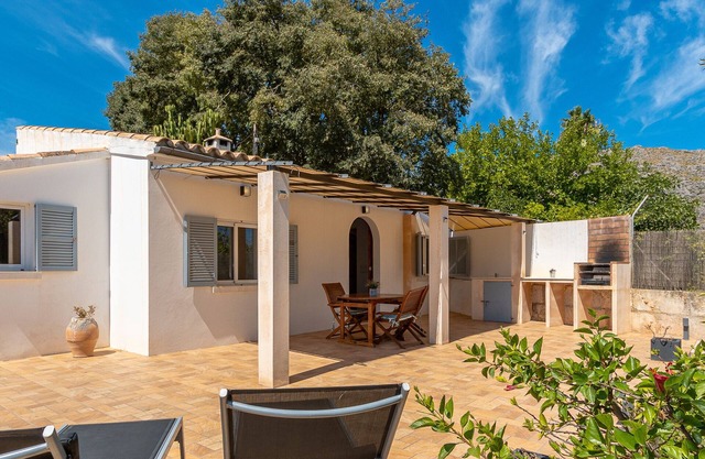 Villa Les Oliveres Petites en Pollensa by Mallorca North Villast