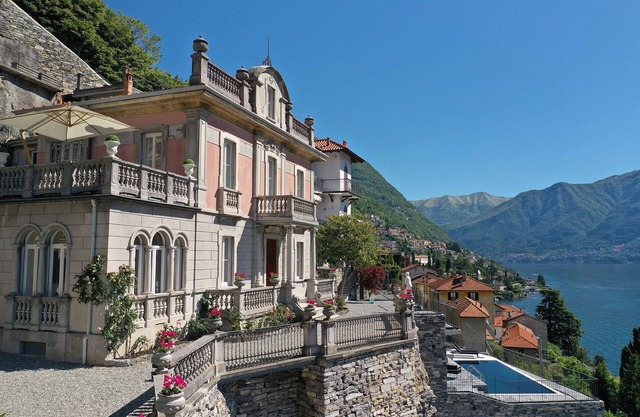 Villa in Moltrasio mit 6 Schlafzimmern 11 Schlafplätzen