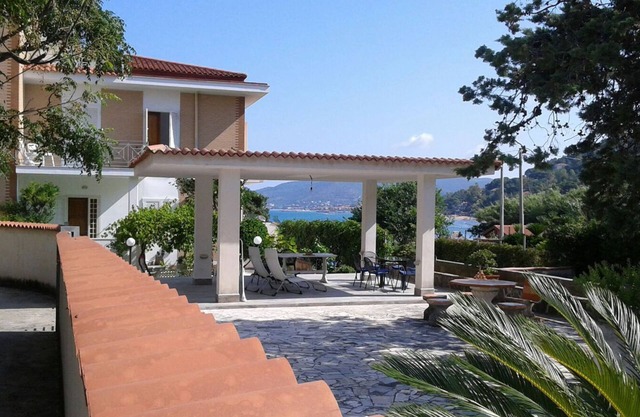 Villa Leucotea, Haus mit Garten im Dorf Pozzillo, 20 Meter vom blauen Meer entfernt