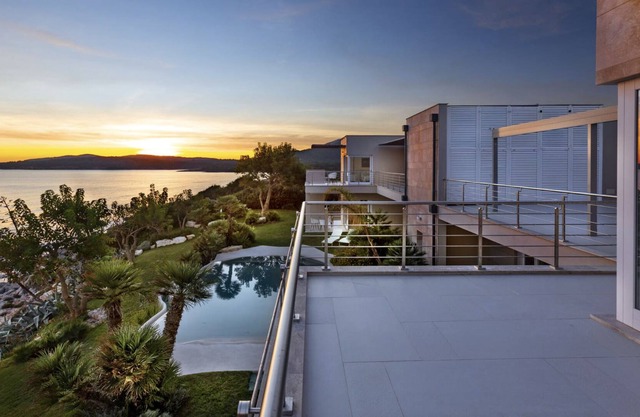 Villa Levante The Amazing And Charm Of An Enchanting Natural Landscape