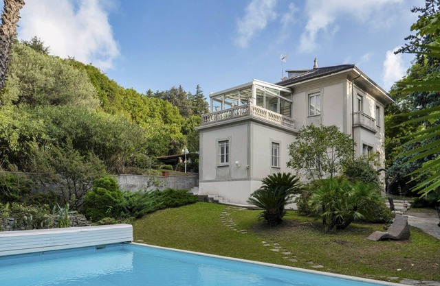 Villa Liberty Albisola 6+2, Emma Villas