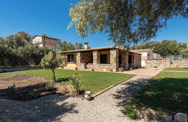 Villa "Licia San Pietro" mit Meerblick, WLAN, Klimaanlage, Terrasse & Garten