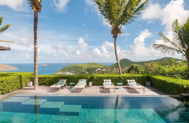 Villa LINA, Infinite Heated Pool - Dramatic Views!