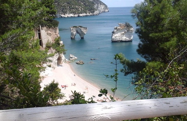 FARAGLIONI DI PUGLIA - LOC BAIA DELLE ZAGARE MERGOLI