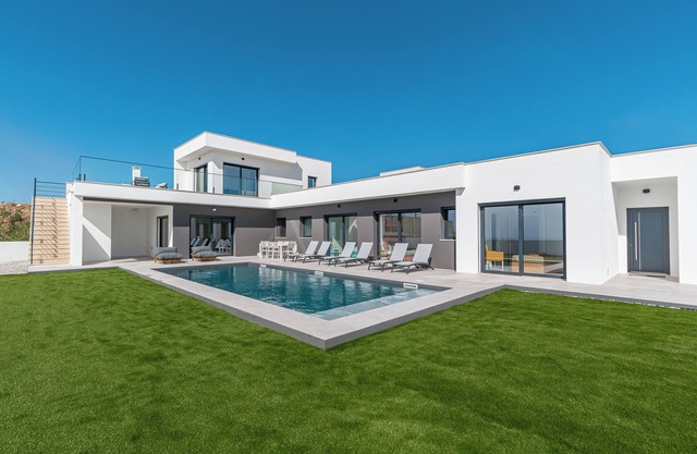 Villa Locki, with ocean view