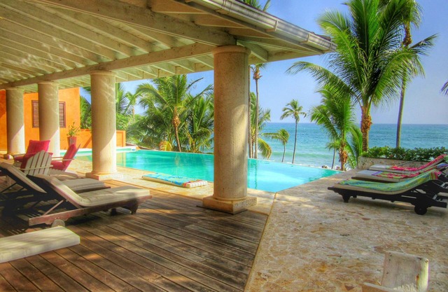 Villa Los Gorgones, direkt am Ozean, in der Nähe von Strand, für 9