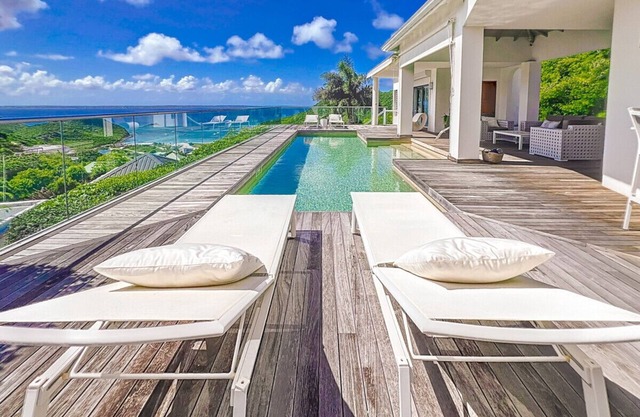Villa Louna, panoramic sea view, swimming pool, 3 bedrooms