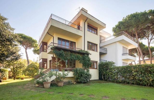 Villa Luia by MMega