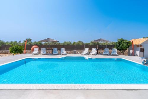 Villa Luana con piscina