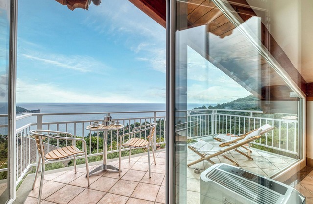 Villa Luce del Sol with Pool - S, Alassio, Italy