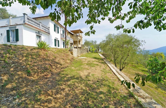 Villa Ludovica 8 Pax mit kostenfreiem WLAN, Grill, Terrasse, Garten in der Nähe der Cinque Terre