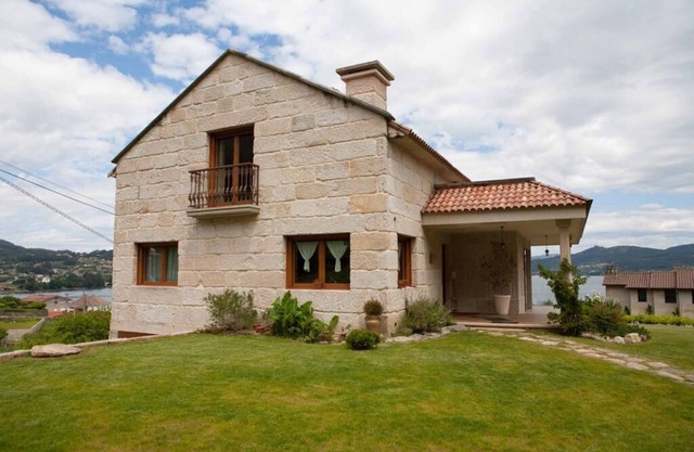 CHALET, LUJO, VISTAS AL MAR, A 10 MINUTOS DE VIGO
