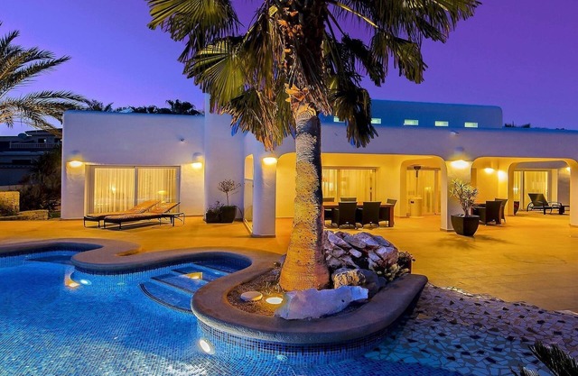 Villa "Luxury Xenofilia V" with Sea View, Pool & Wi-Fi