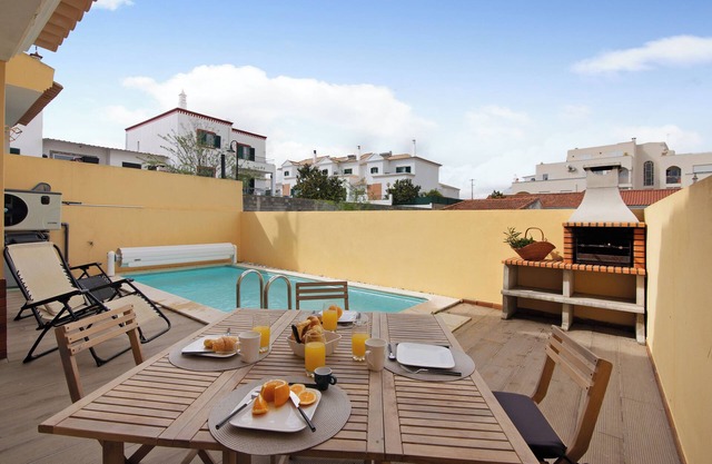 Villa 'Machado' mit privatem Pool, Balkon und Wi-Fi