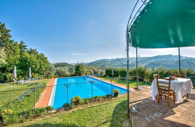 Villa Magna - Zehn Schlafzimmer Villa, Schläft 20