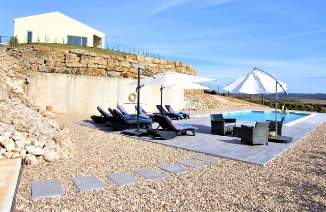 "Villa Mar" Schöne Villa, 3 m vom Strand, Pool, Jacuzzi, Panoramablick.