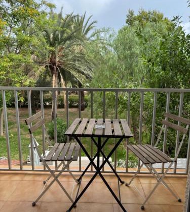 VILLA MARE - 2 beds with balcony, patio and pool and direct park access