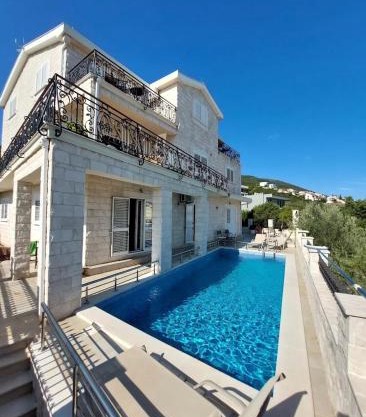 Villa Mare Apartments