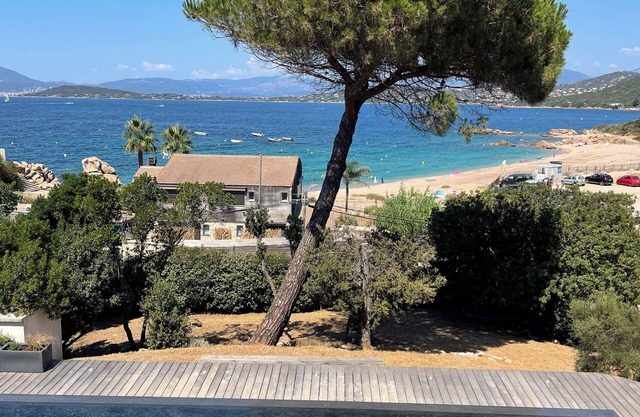 VILLA Mare é Sole. Blick aufs Meer. Strandspaziergang 50m mit Infinity-Pool