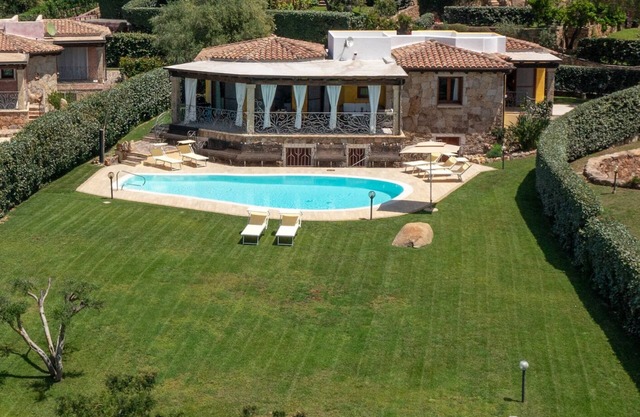 VILLA MARESOL / POOL / GARTEN / SANDY BEACH