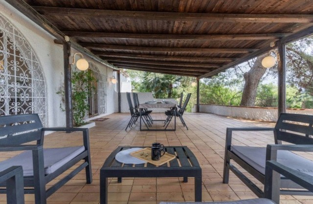 Villa Maria | 2 Bedrooms | Direct Sea Access | Furnished Porch with Dining Area | Alghero (Sassari) | Sardinia