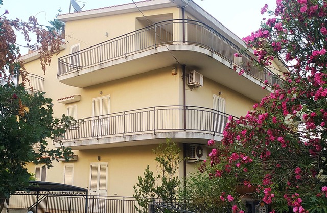 VILLA MARIA - Elegant attic in country villa 2km sea