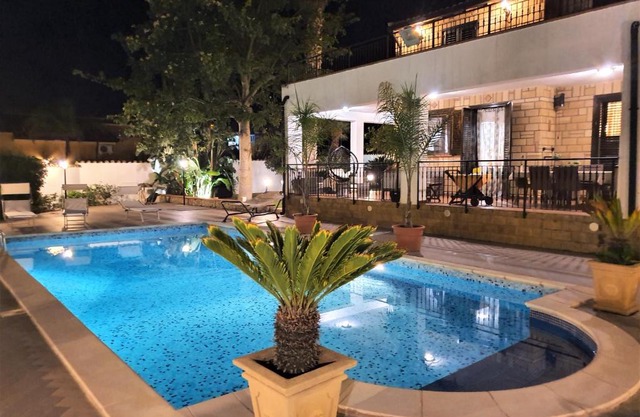 VILLA MARIANNA CON PISCINA PRIVATA ampi spazi esterni e WIFI FREE