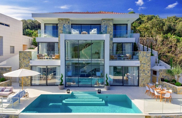 Villa Marinella - Vier Schlafzimmer Villa, Schläft 8