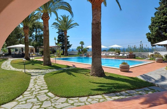Villa Martina - Apartment "Magnolia" im Nebengebäude einer prestigeträchtigen Villa