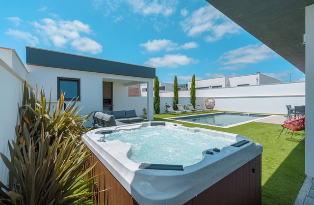 Villa Mauricio with private swimming pool, 4km from the beach
