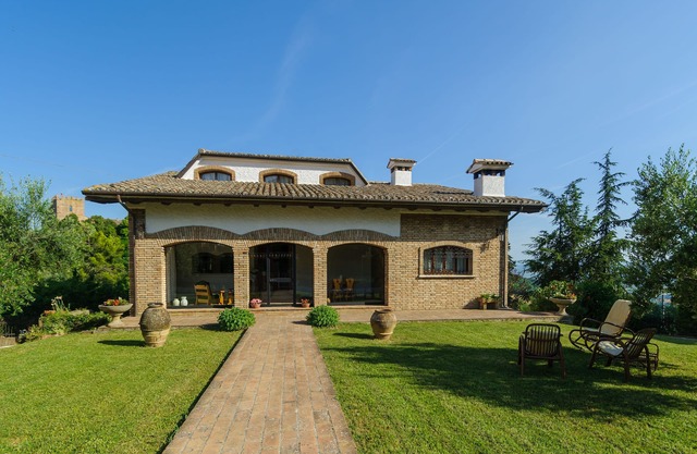 Villa Mery, Ferienhaus in den Hügeln der Riviera von Rimini, mit privatem Pool