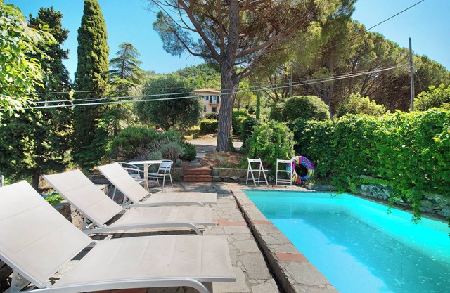 Villa 'Mesco' mit Bergblick, privatem Pool und WLAN