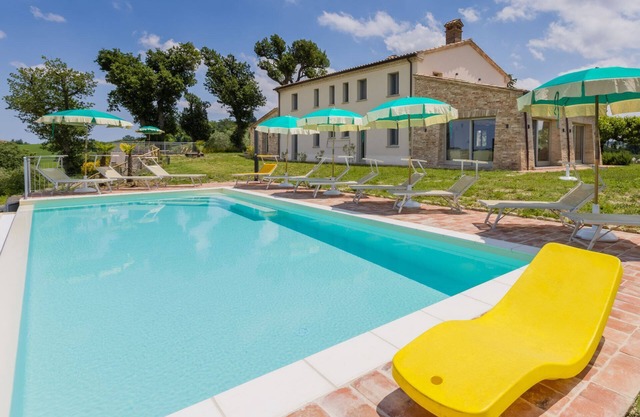Villa Michela mit privatem Pool, in den Hügeln der Marken, nur 25 km von der Adriaküste entfernt